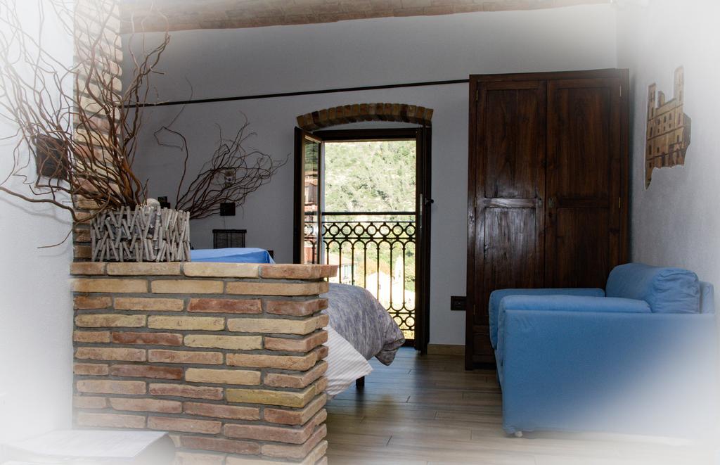 Il Nido Di Rondine Bed & Breakfast Dolceacqua Bagian luar foto